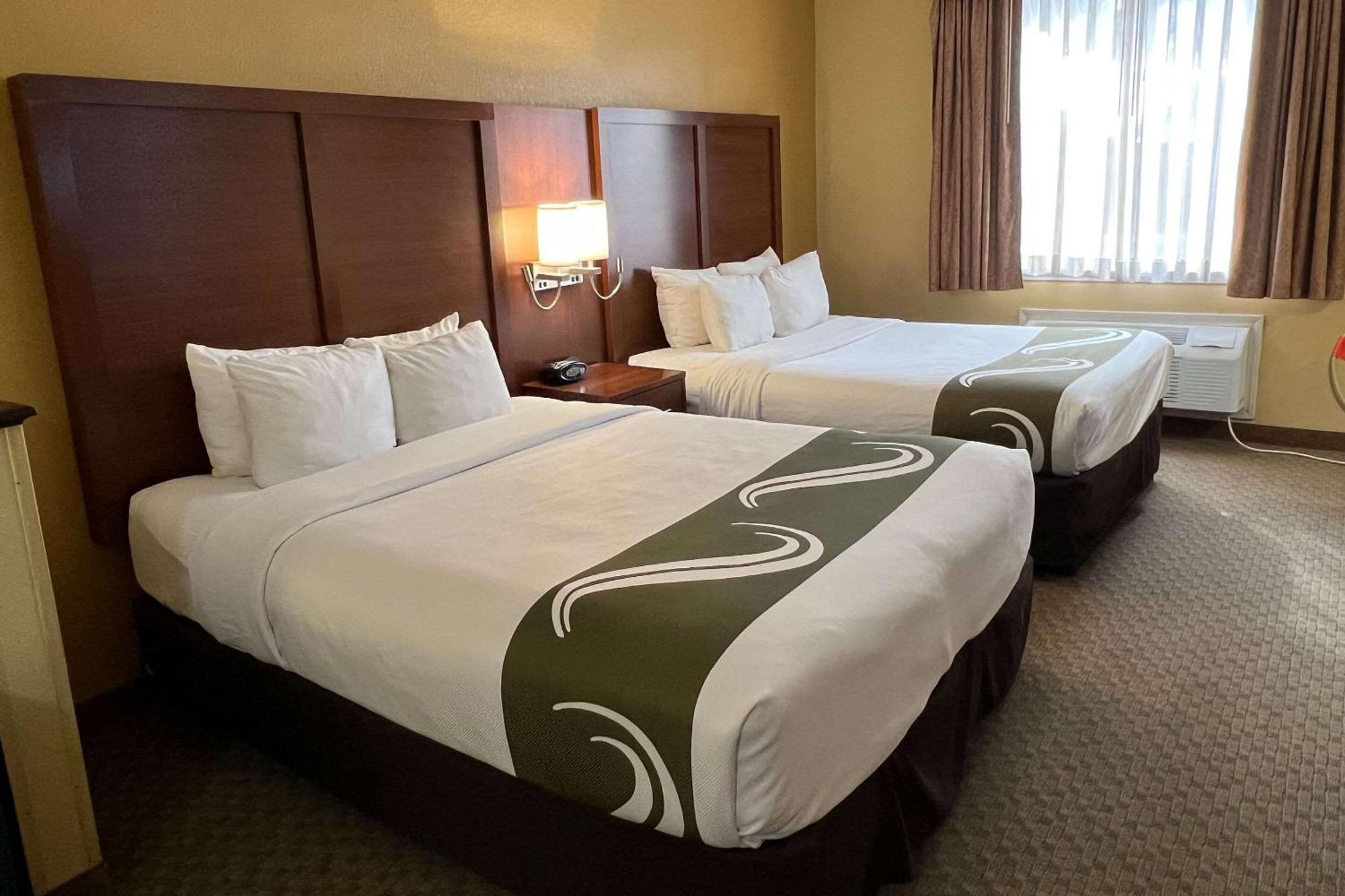 ควอลิตี สวีท Hotel มิดแลนด์ ภายนอก รูปภาพ